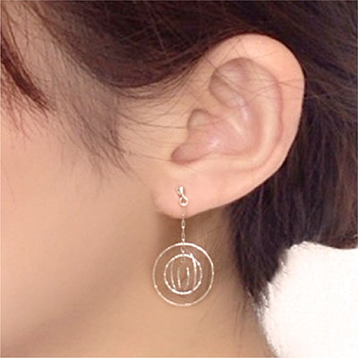 ループピアス